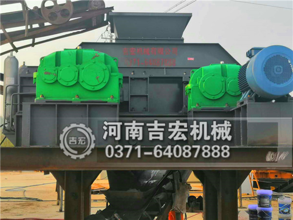 液壓對輥粉碎機工程案例現(xiàn)場